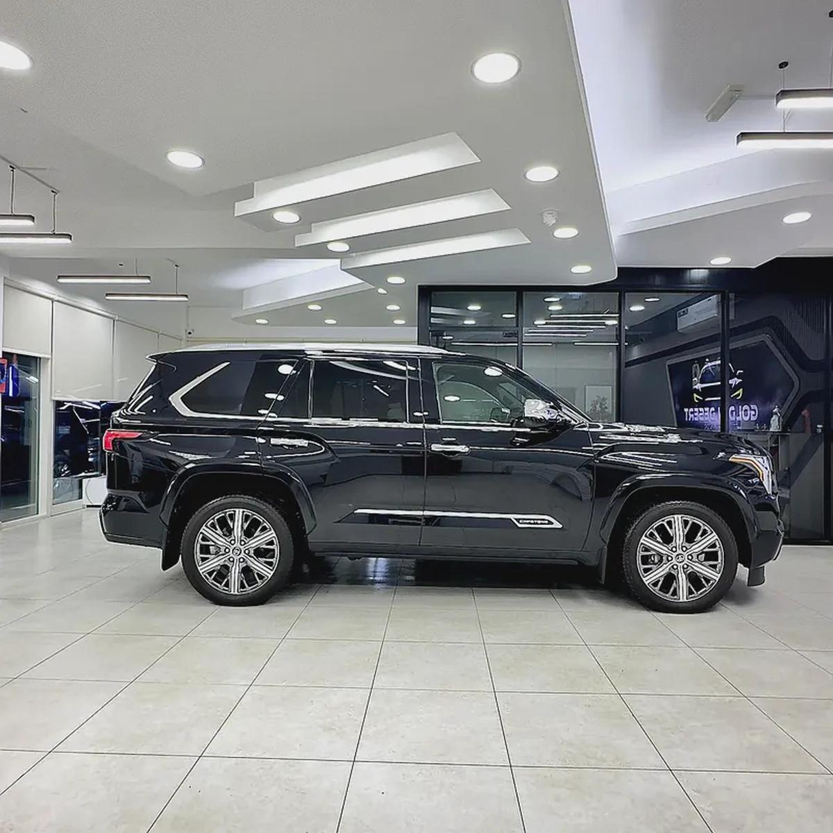 2024 Toyota Sequoia Capstone hybrid-3-3