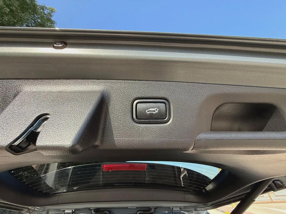 Hyundai Palaside 2023 full option sunroof V6 3.8 XRT-18-18