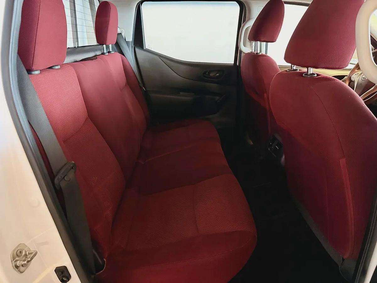 Nissan Navara SE 4x4 Double Cabin Automatic 2022 Model GCC Specs With Service History-11-11