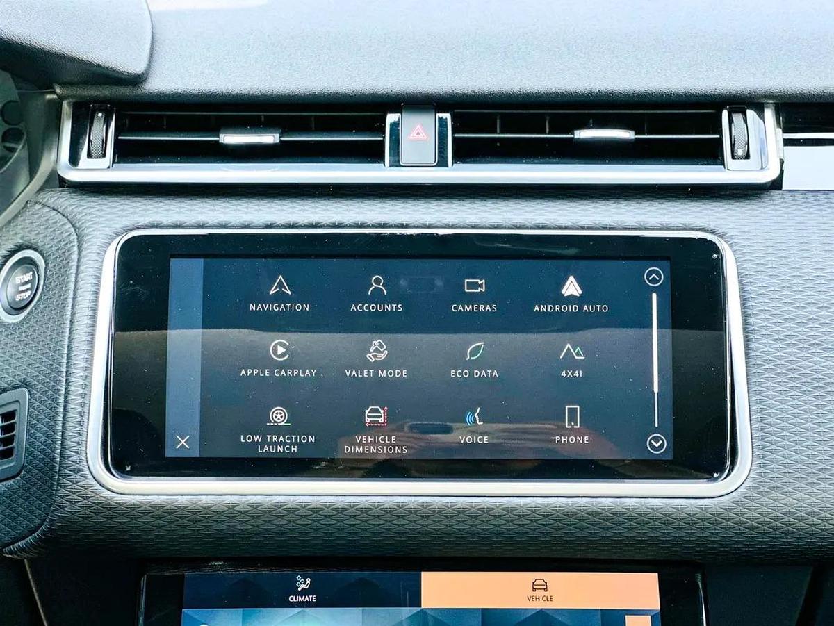 Very clean Land Rover Velar R-Dynamic-8-8