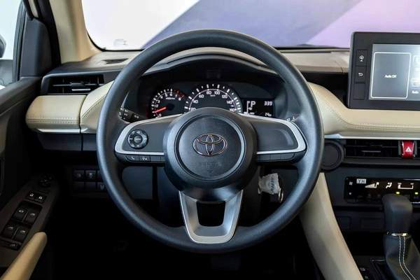 Toyota Yaris E