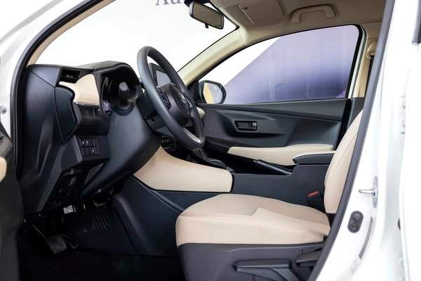 Toyota Yaris E