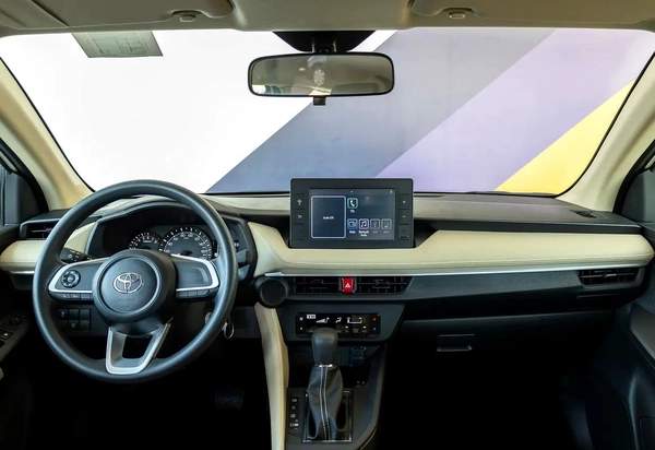 Toyota Yaris E