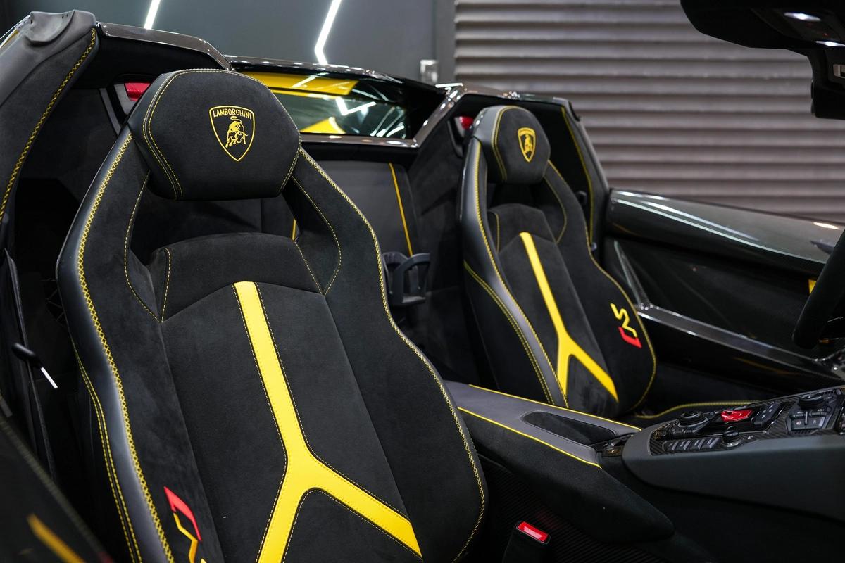 Lamborghini Aventador SVJ Roadster 1 of 800 2020-6-6