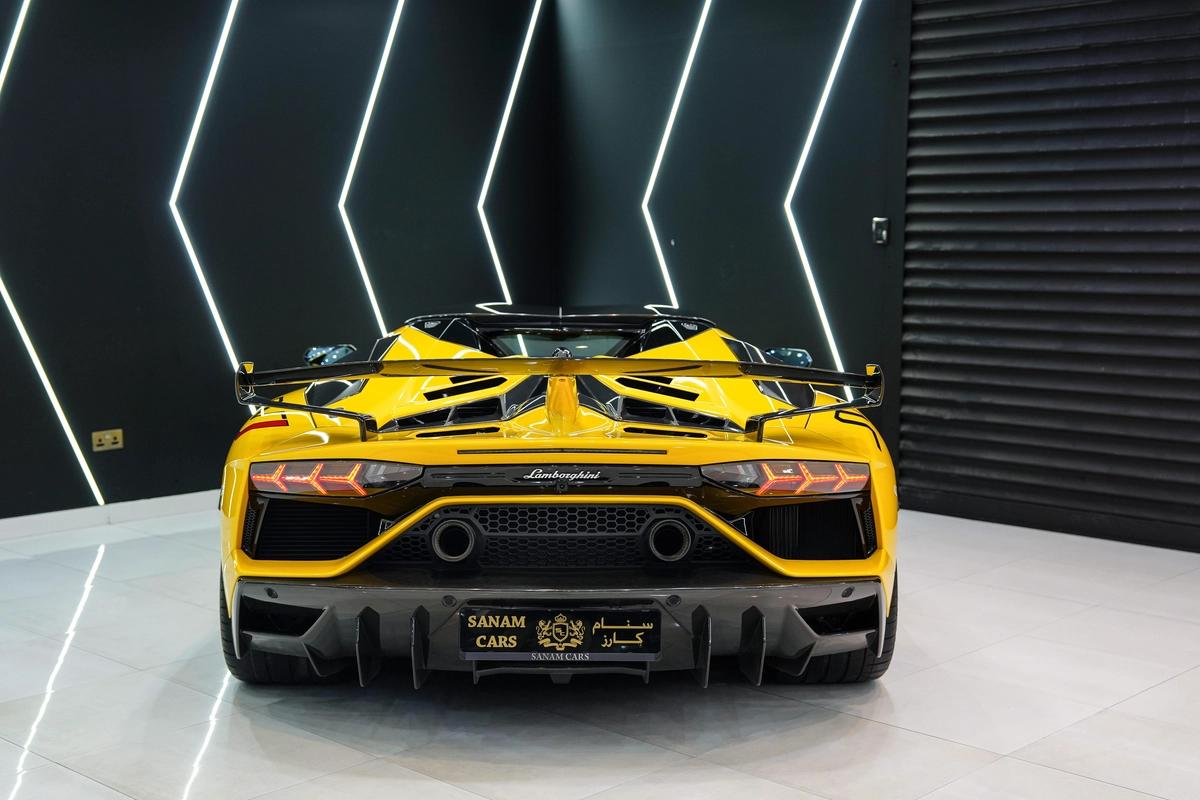 Lamborghini Aventador SVJ Roadster 1 of 800 2020-17-17