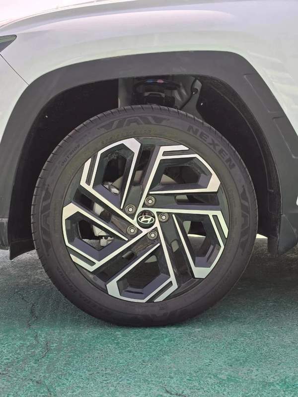 Hyundai Tucson 2.0L Smart (FWD)
