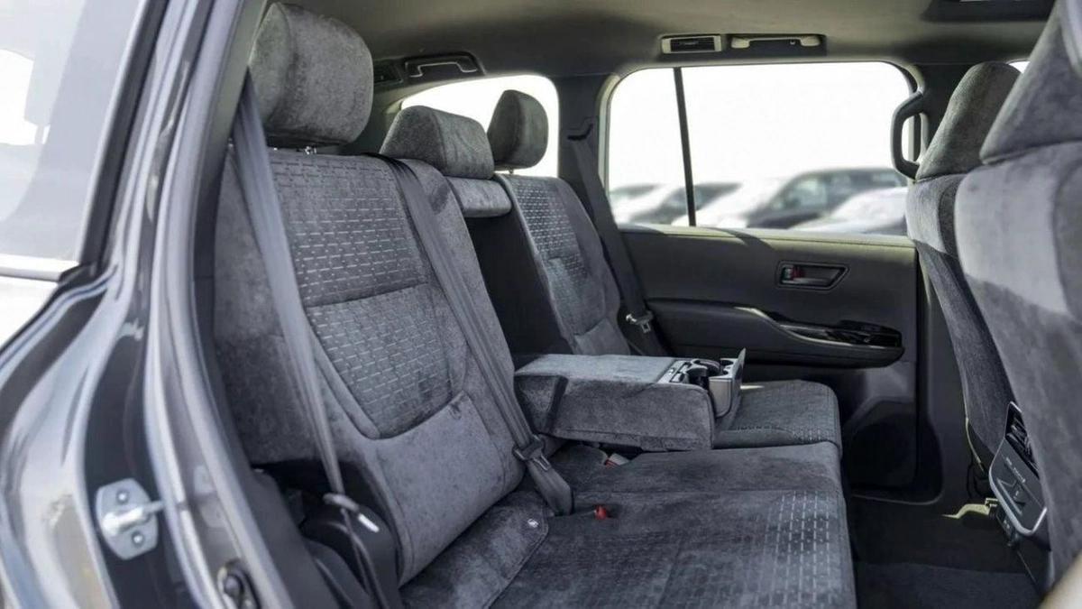 Toyota Land Cruiser (LHD) TOYOTA LAND CRUISER LC300 GXR 4.0P AT MY2025– GREY-15-15