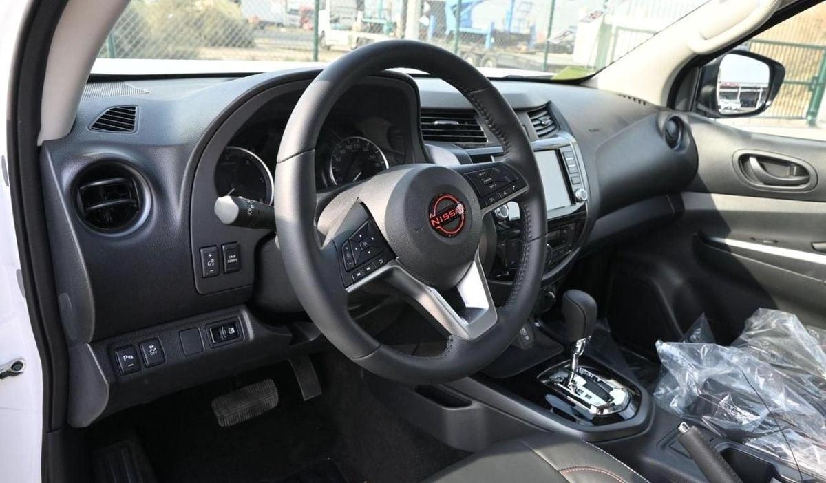 Nissan Navara NAVARA 2.5L AT DIESEL 2025-5-5
