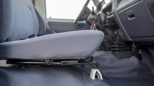 Toyota Land Cruiser LAND CRUISER HARDTOP 3DOOR 4.5L V8
