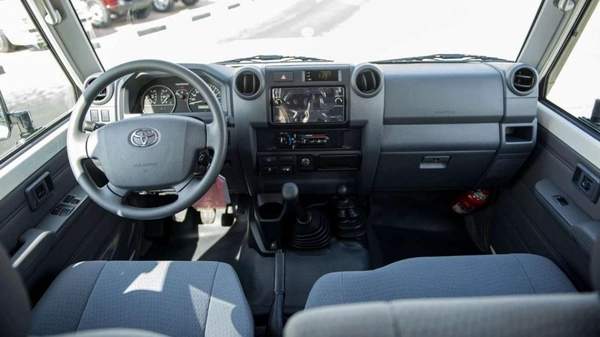Toyota Land Cruiser LAND CRUISER HARDTOP 3DOOR 4.5L V8