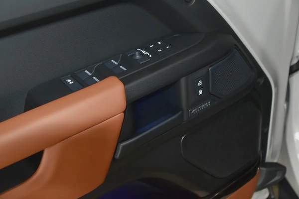 Land Rover Defender 110 Octa 2026 - GCC - Al Tayer Motors