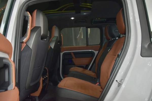 Land Rover Defender 110 Octa 2026 - GCC - Al Tayer Motors