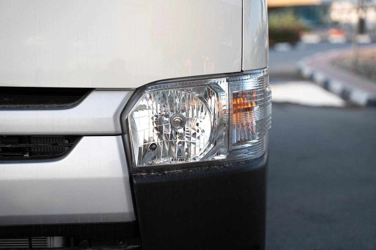 Toyota Hiace Van 2025-22-22