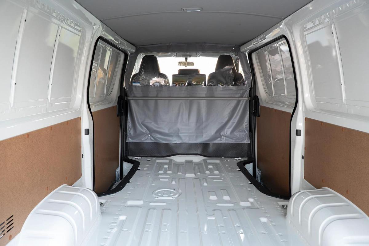 Toyota Hiace Van 2025-9-9