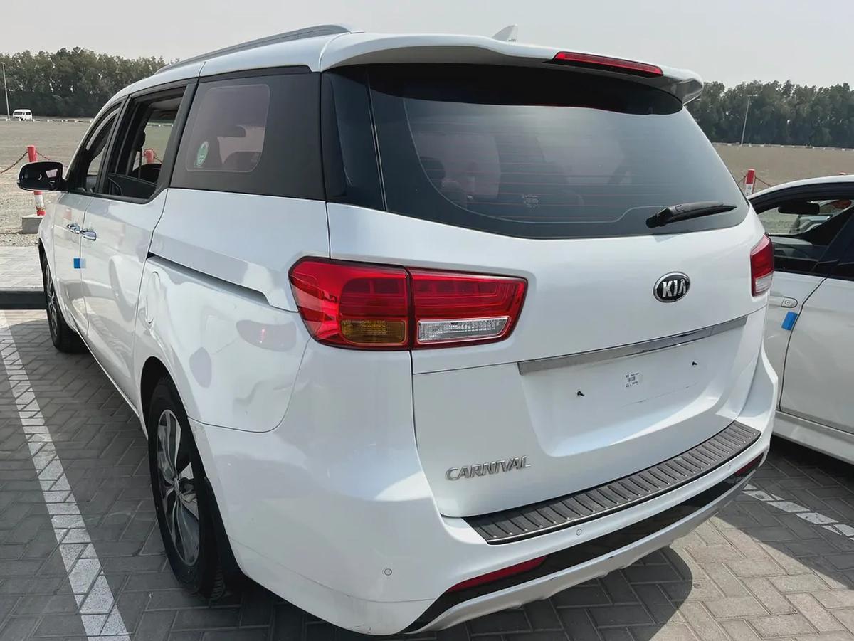 Kia Carnival LX 2018 - Korean Specs - Well Maintained-4-4