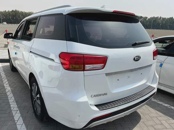 Kia Carnival LX 2018 - Korean Specs - Well Maintained
