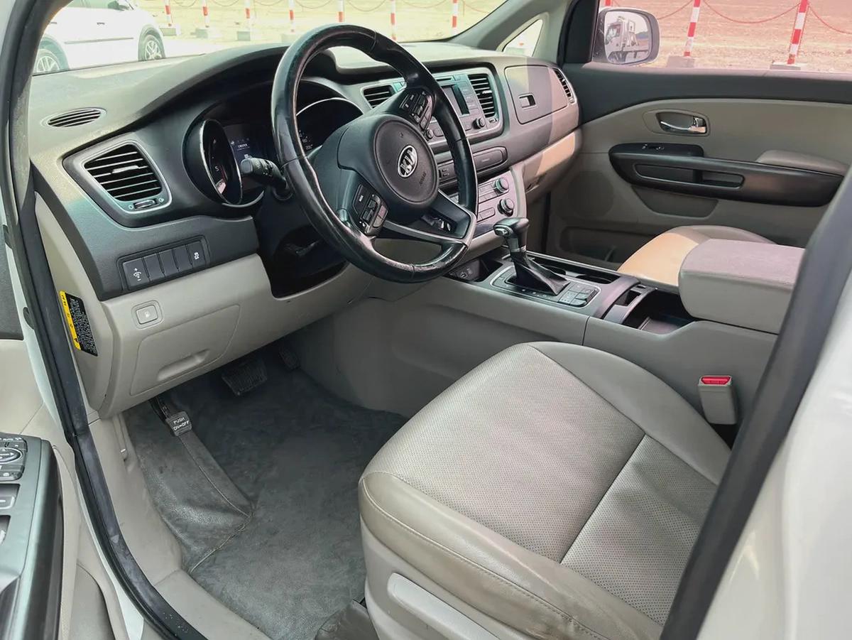 Kia Carnival LX 2018 - Korean Specs - Well Maintained-5-5