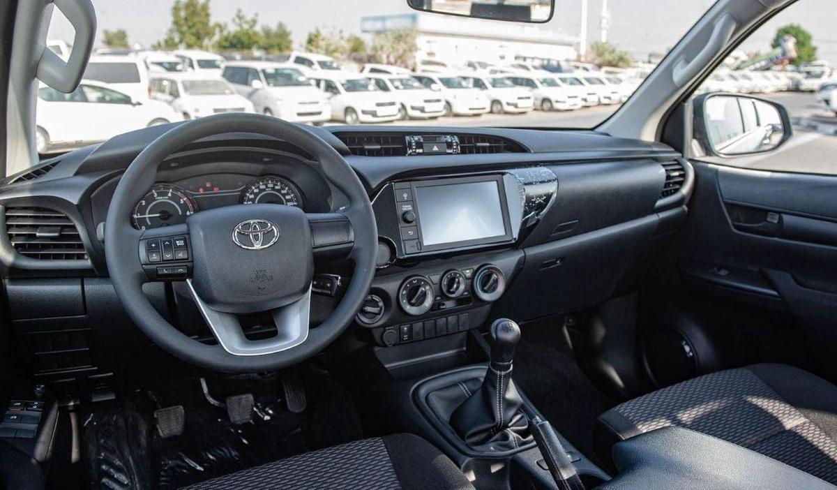 Toyota Hilux Toyota hilux 24L diesel basic option MY2024-20-20