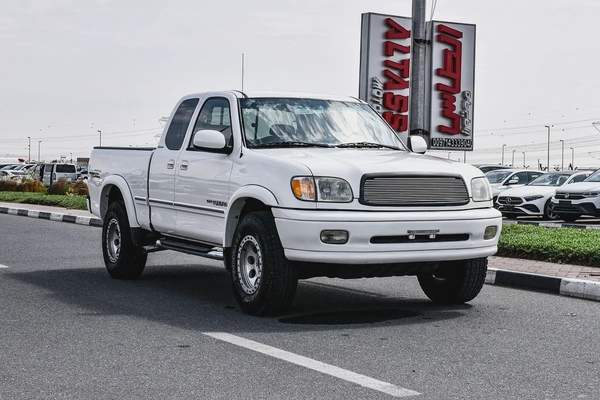 2002 - TOYOTA TUNDRA 4X4 - IMMCULATE CONDITION - ONLY 80,000 KM