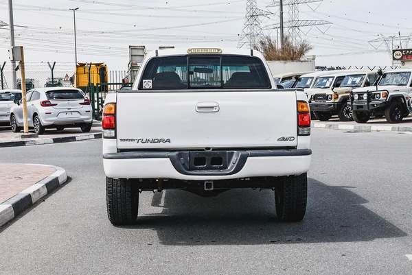 2002 - TOYOTA TUNDRA 4X4 - IMMCULATE CONDITION - ONLY 80,000 KM