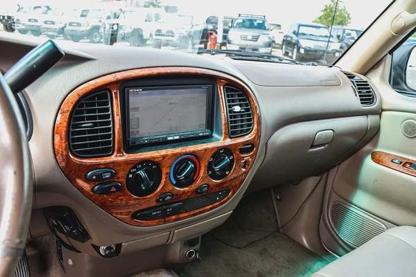 2002 - TOYOTA TUNDRA 4X4 - IMMCULATE CONDITION - ONLY 80,000 KM