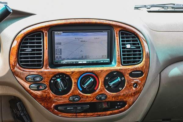 2002 - TOYOTA TUNDRA 4X4 - IMMCULATE CONDITION - ONLY 80,000 KM