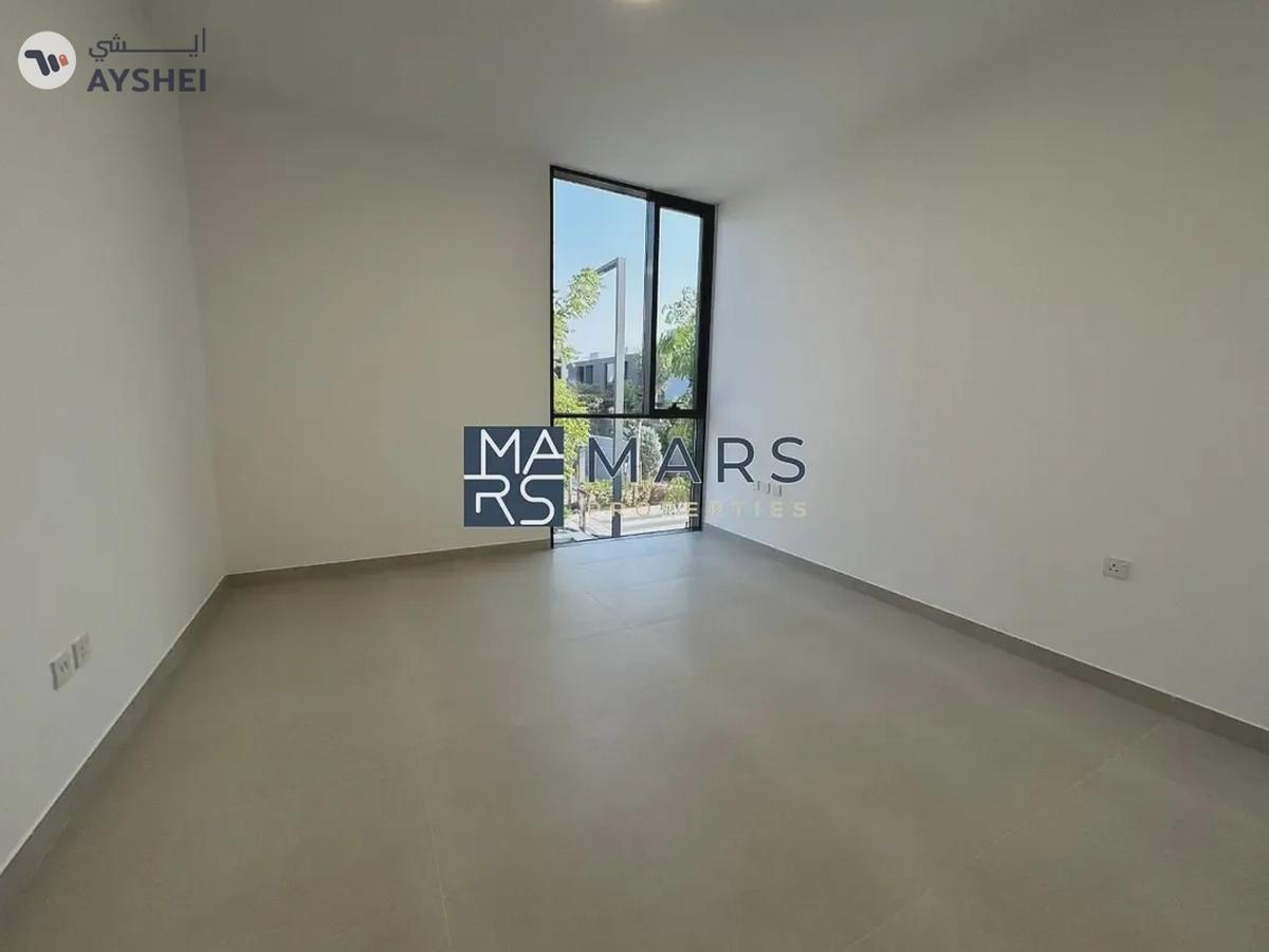 Luxury New 3-Bedroom Corner Villa in ROBINIA-6-6