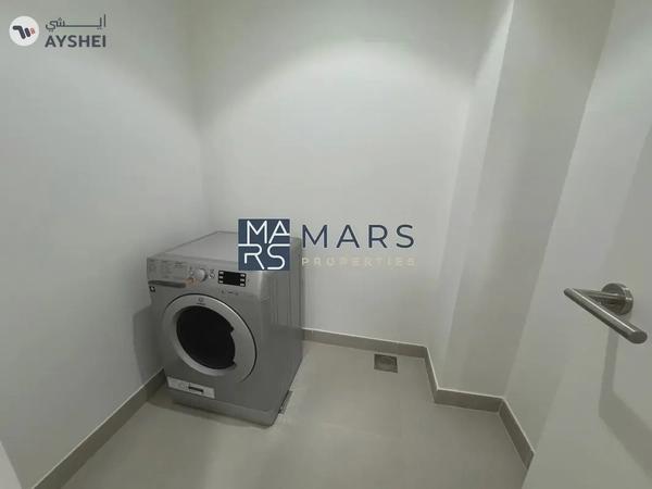 Luxury New 3-Bedroom Corner Villa in ROBINIA