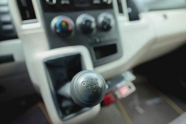 High Roof | Manual | Freezer Van | GCC Specs | Ref#T03523