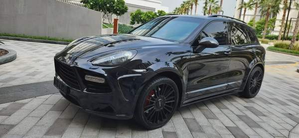 2013-Porsche Cayenne turbo with Mansory kit