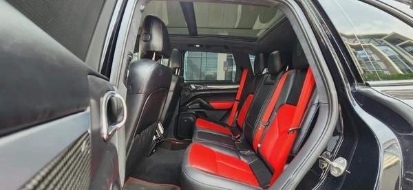 2013-Porsche Cayenne turbo with Mansory kit