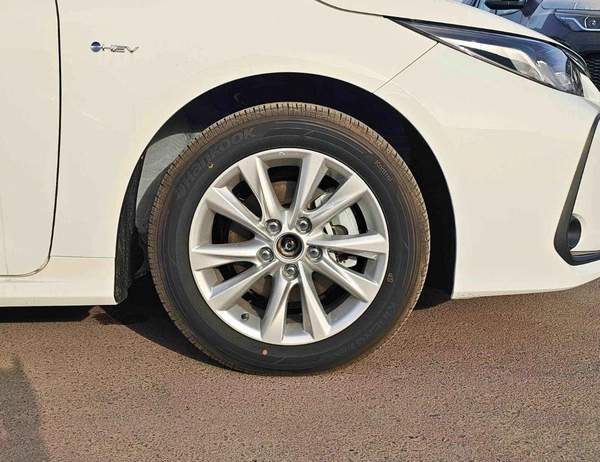 Toyota Corolla ELITE HYBRID / 1.8L V4 PETROL / PUSH START / DVD+ CAMERA / SUNROOF (CODE # HYBRID ELITE)