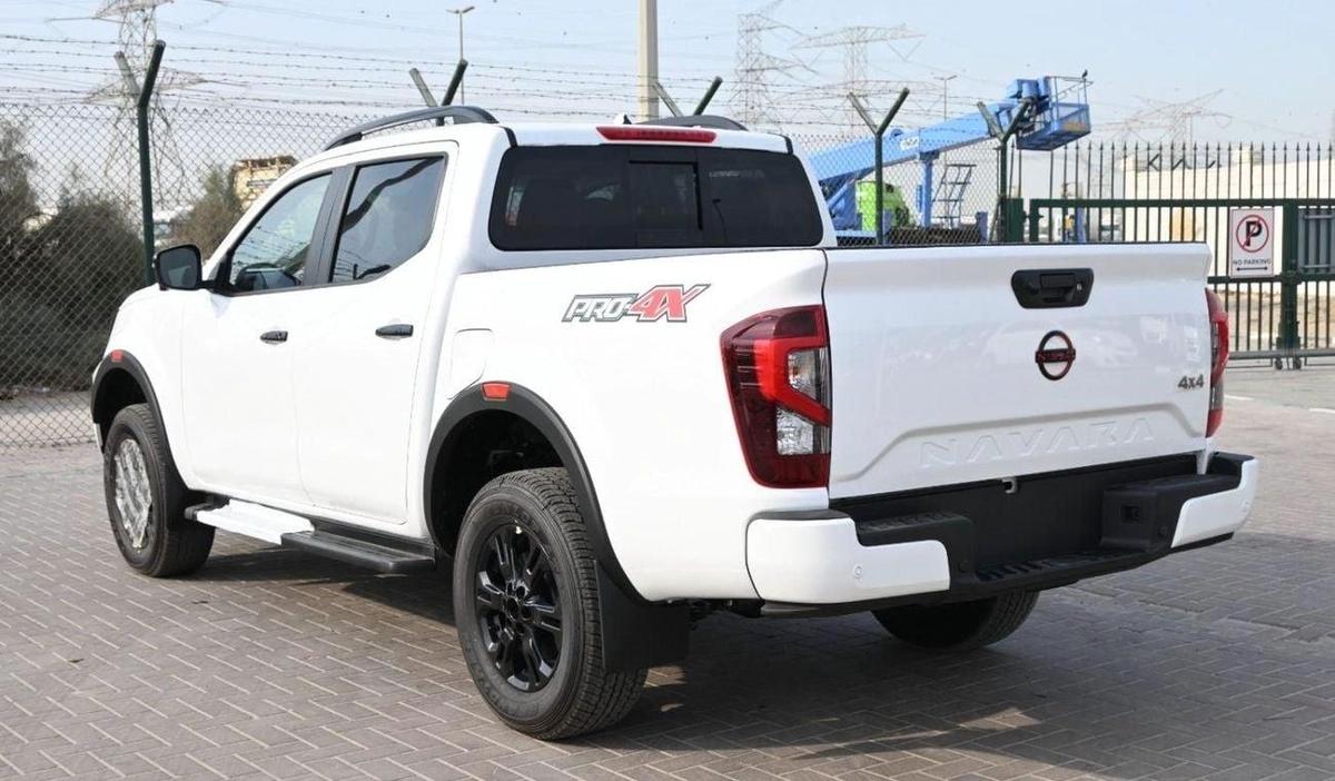 Nissan Navara NISSAN NAVARA 2.5 DIESEL PRO4X 4X4 AT 2025-5-5