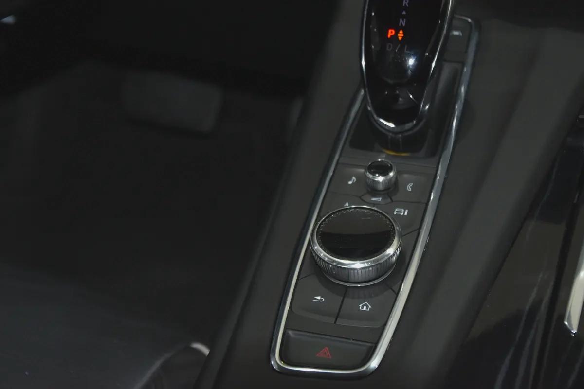 2023 Cadillac Escalade L Platinum - GCC Specs - Like New-17-17