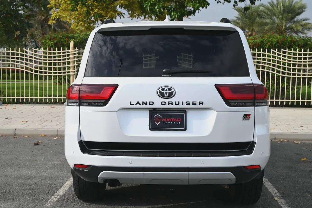 0% DP - TOYOTA LAND CRUISER (DIESEL) - GR SPORT 2022- WELL MAINTAINED-3-3