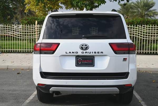 0% DP - TOYOTA LAND CRUISER (DIESEL) - GR SPORT 2022- WELL MAINTAINED