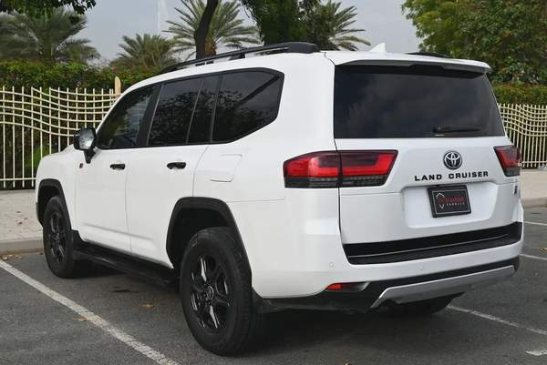 0% DP - TOYOTA LAND CRUISER (DIESEL) - GR SPORT 2022- WELL MAINTAINED