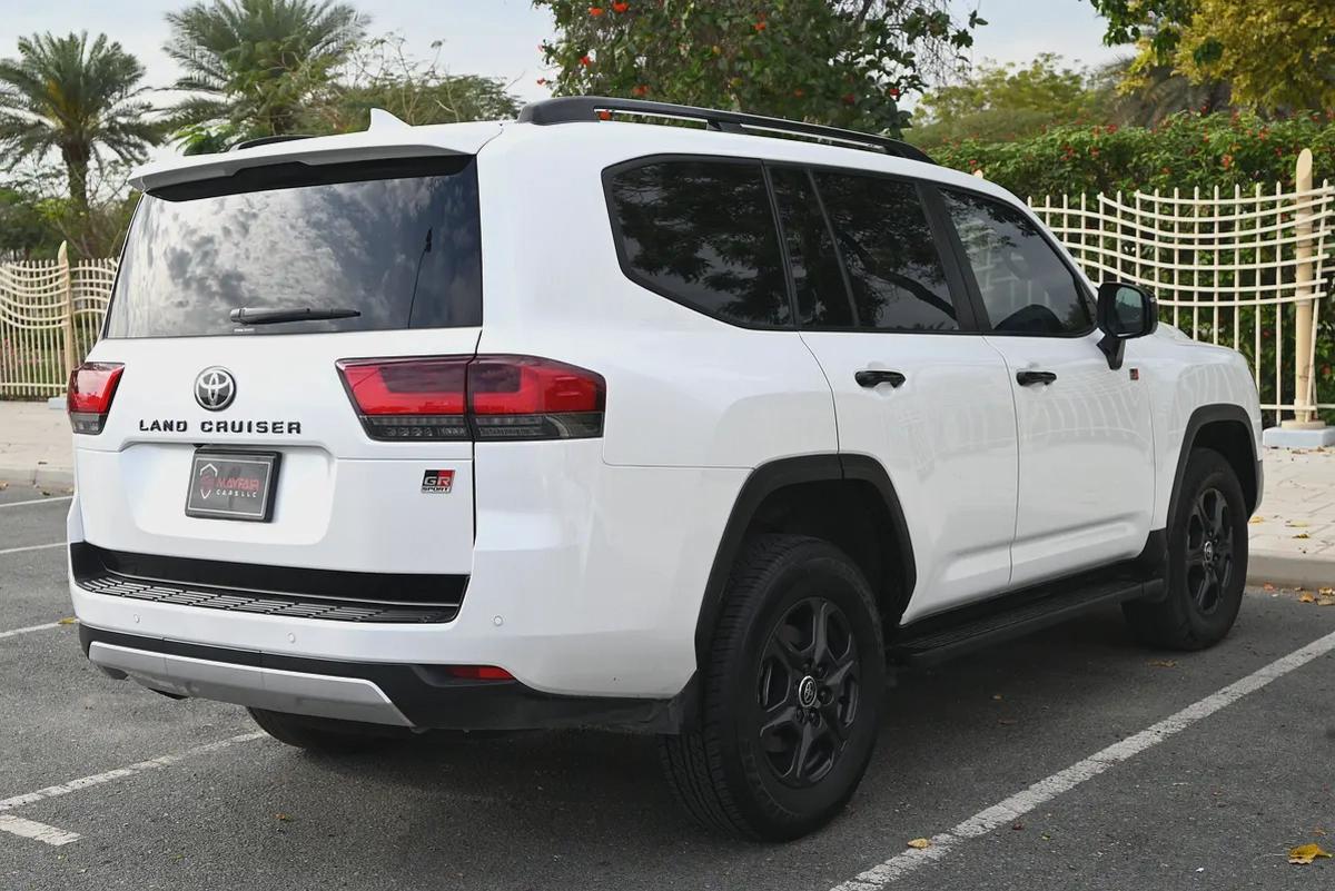 0% DP - TOYOTA LAND CRUISER (DIESEL) - GR SPORT 2022- WELL MAINTAINED-7-7