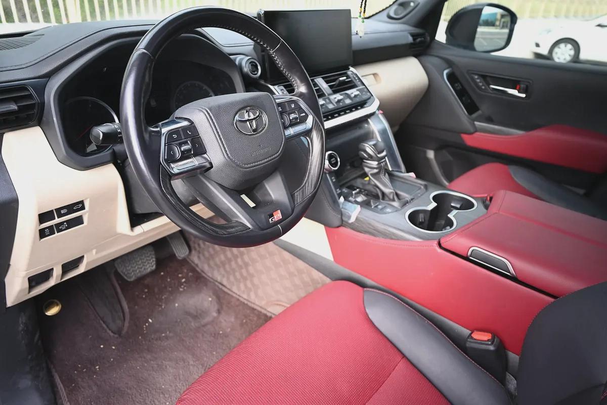 0% DP - TOYOTA LAND CRUISER (DIESEL) - GR SPORT 2022- WELL MAINTAINED-10-10