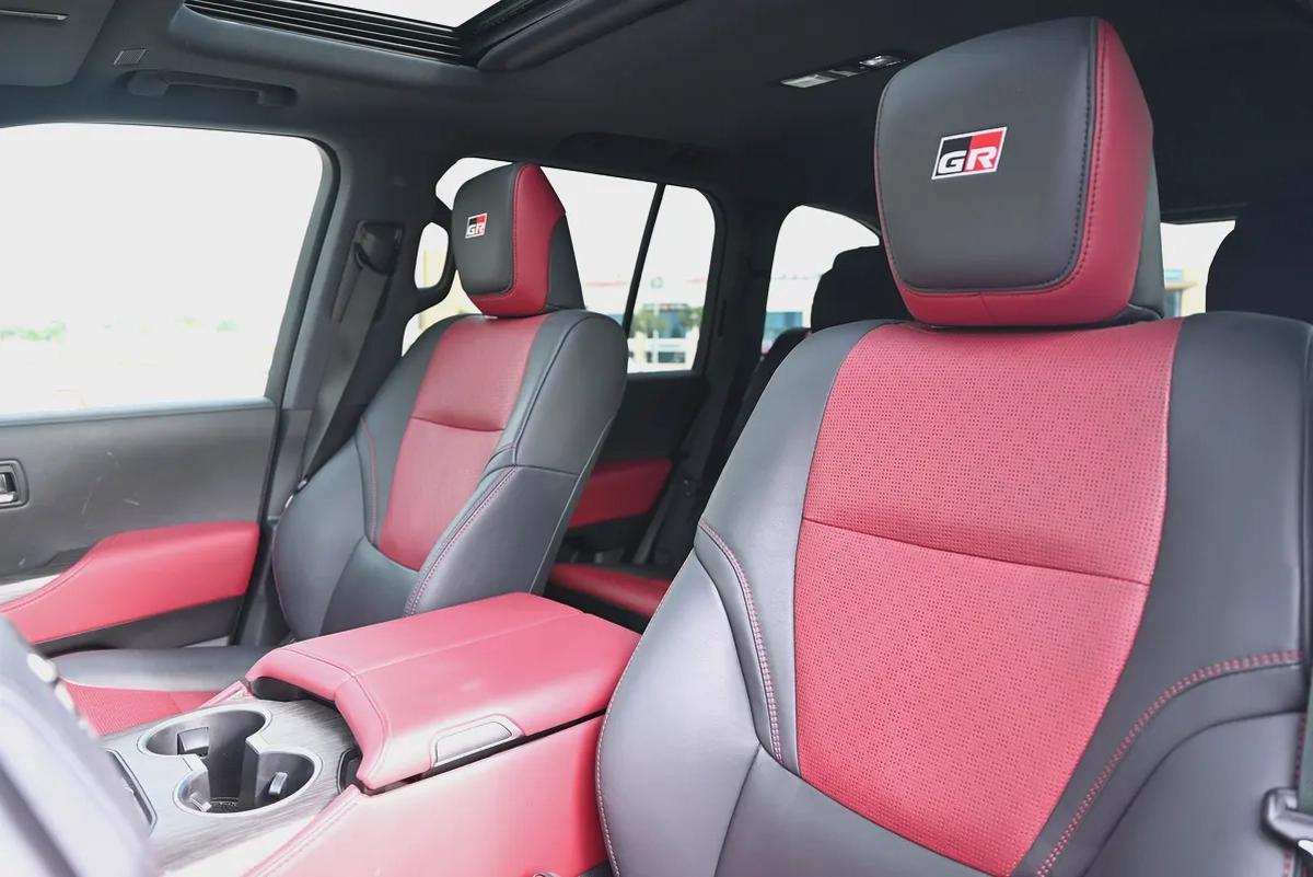 0% DP - TOYOTA LAND CRUISER (DIESEL) - GR SPORT 2022- WELL MAINTAINED-11-11