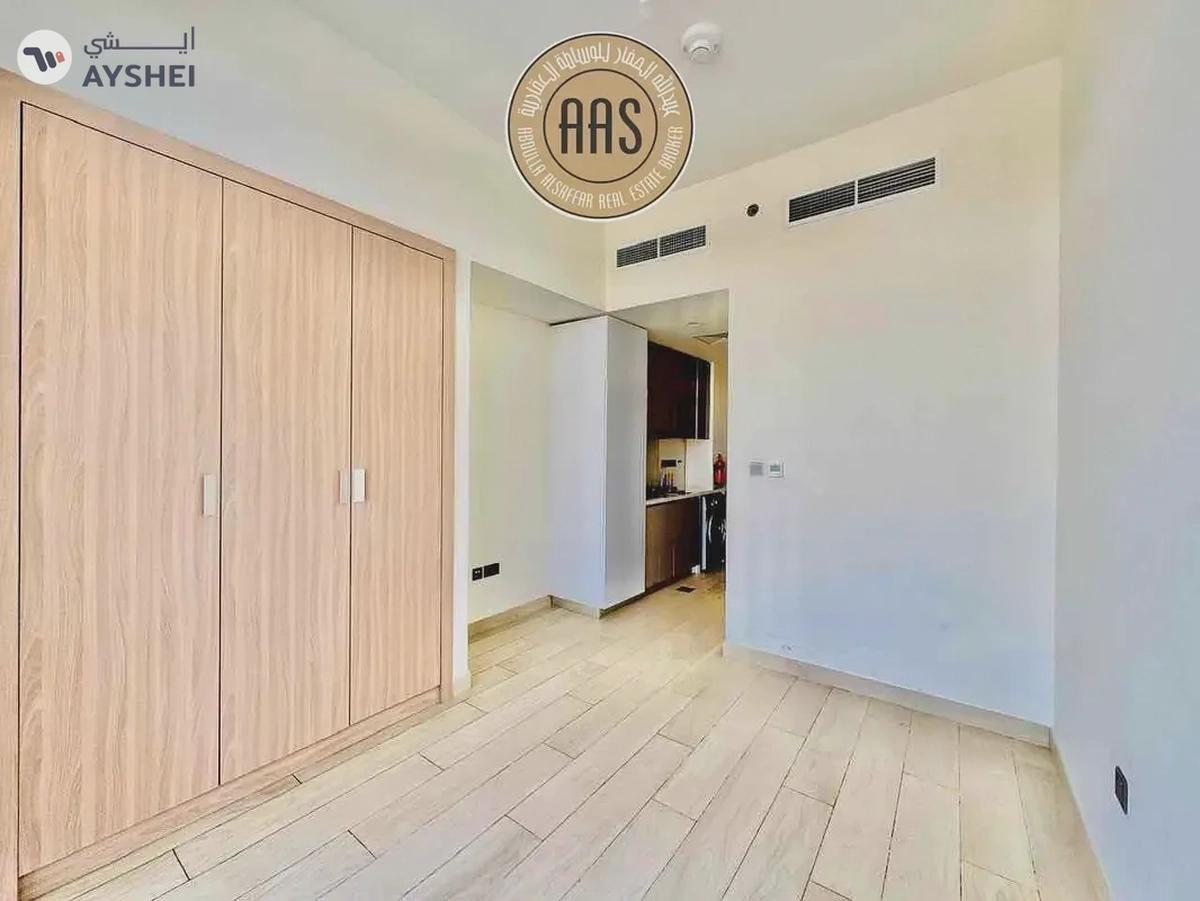 Pool view ••hot offer •• good layout •• kitchen appliances-0-landscape