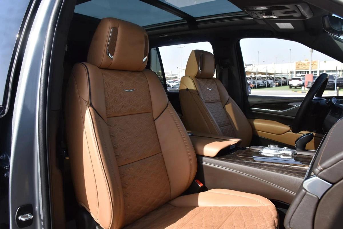 CADILLAC ESCALADE SPORTS TOURING 2024 | SILVER-2-2