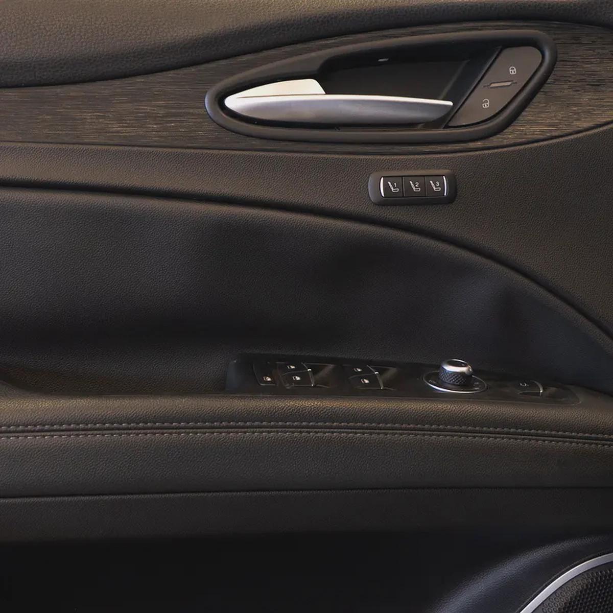 AED 1,149 pm • 0% Downpayment • Alfa Romeo Stelvio Q4 • 1 Year Warranty-6-6