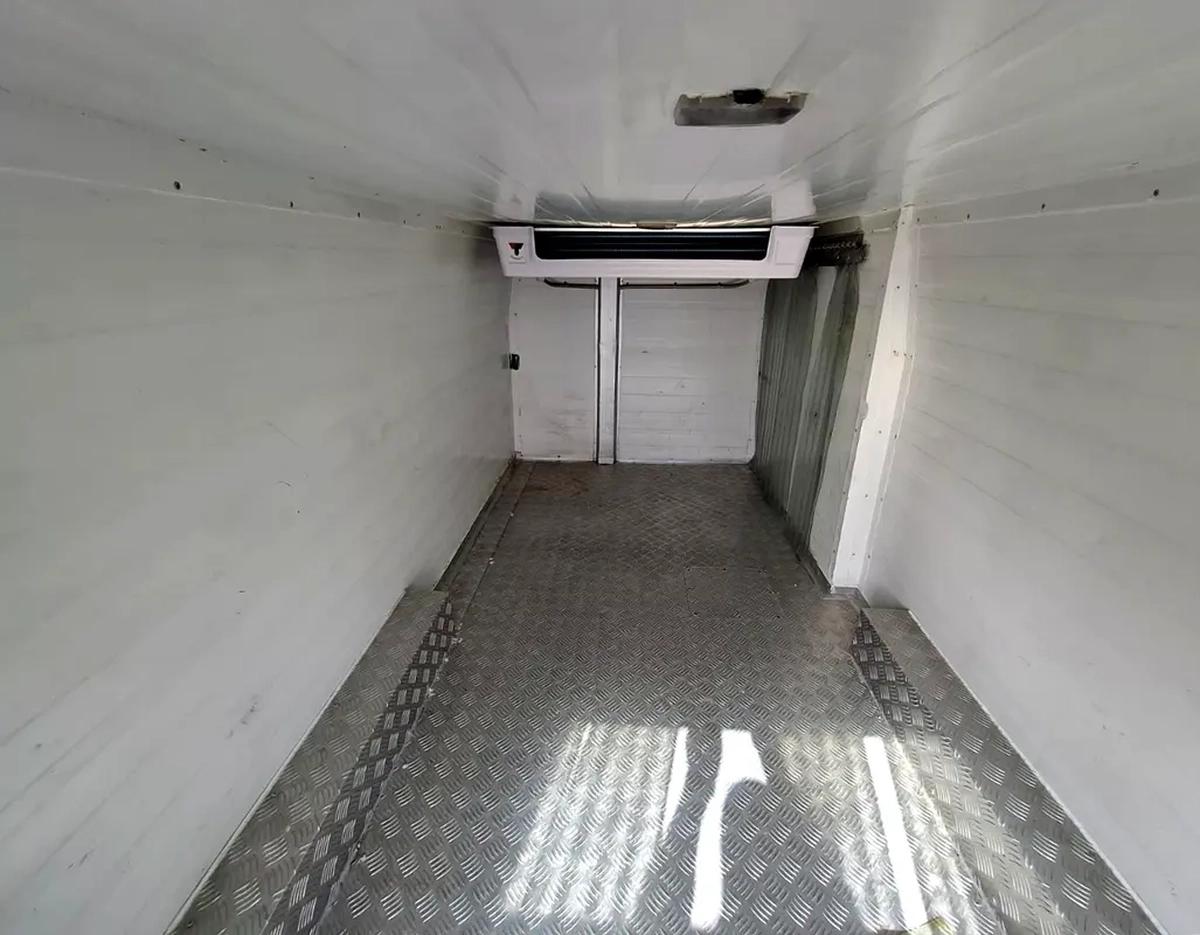 Nissan Urvan NV350-14-14