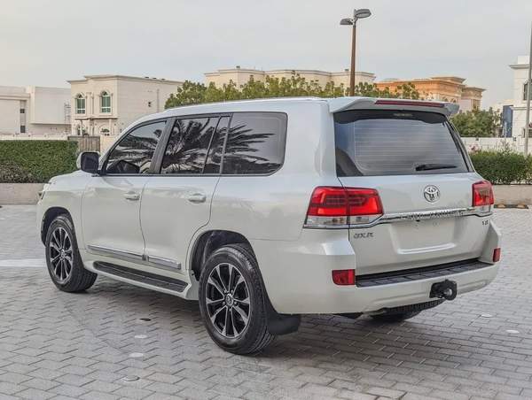 TOYOTA LAND CRUISER 2019 DIESEL V8 D-4D GCC ACCIDENT FREE IN EXCELLENT CONDITION