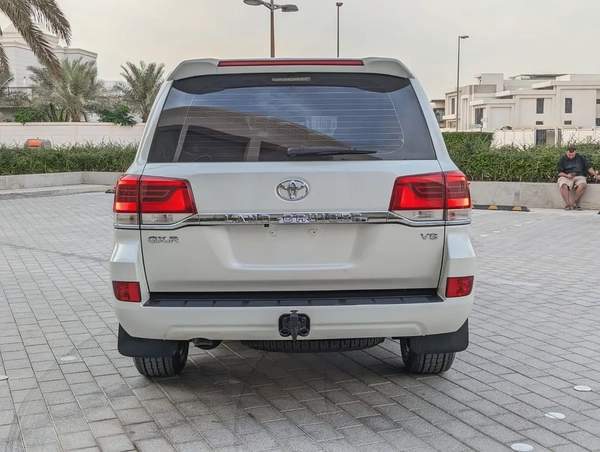 TOYOTA LAND CRUISER 2019 DIESEL V8 D-4D GCC ACCIDENT FREE IN EXCELLENT CONDITION