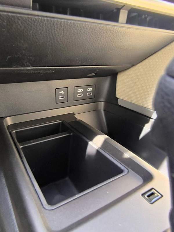 Toyota Camry E 2.5L CAMRY 2.5L STANDER