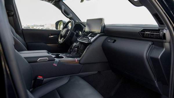 Toyota Land Cruiser LC VX 3.3D\(LHD) TOYOTA LAND CRUISER LC300 VX 3.3D AT MY2025 – BLACK