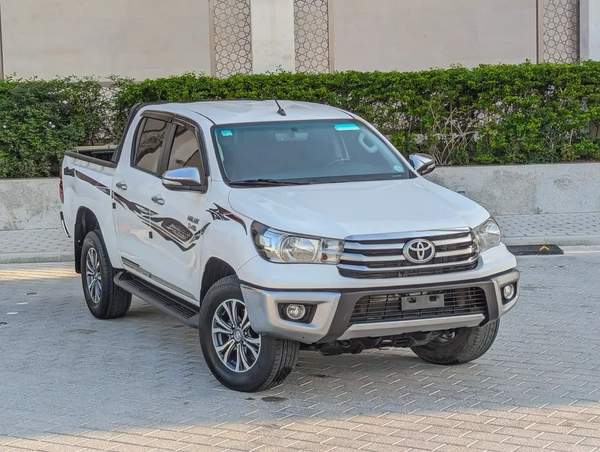 DIESEL Toyota Hilux Double Cab GLX AWD 2020 - GCC Specs - Well Maintained