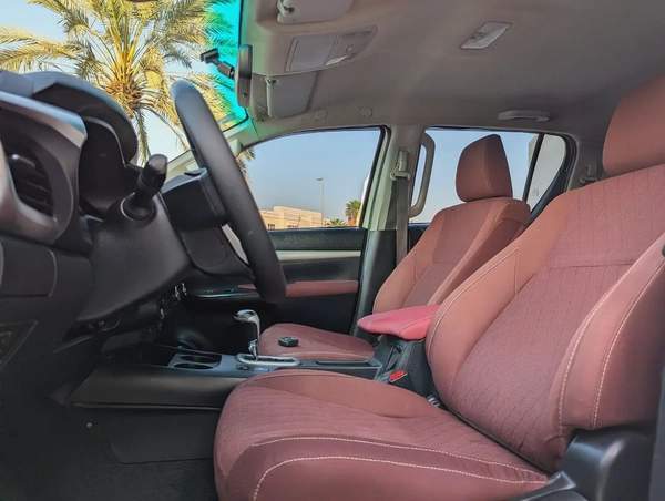 DIESEL Toyota Hilux Double Cab GLX AWD 2020 - GCC Specs - Well Maintained